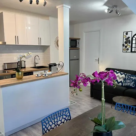 Charming 1br 6p - דירה *