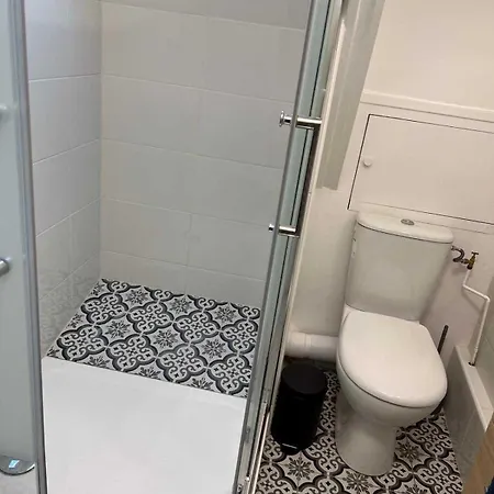 דירה Charming 1br 6p -