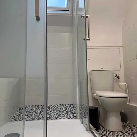 Charming 1br 6p - דירה *