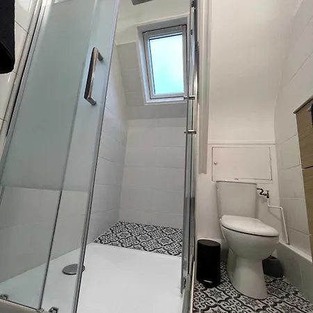 דירה Charming 1br 6p -
